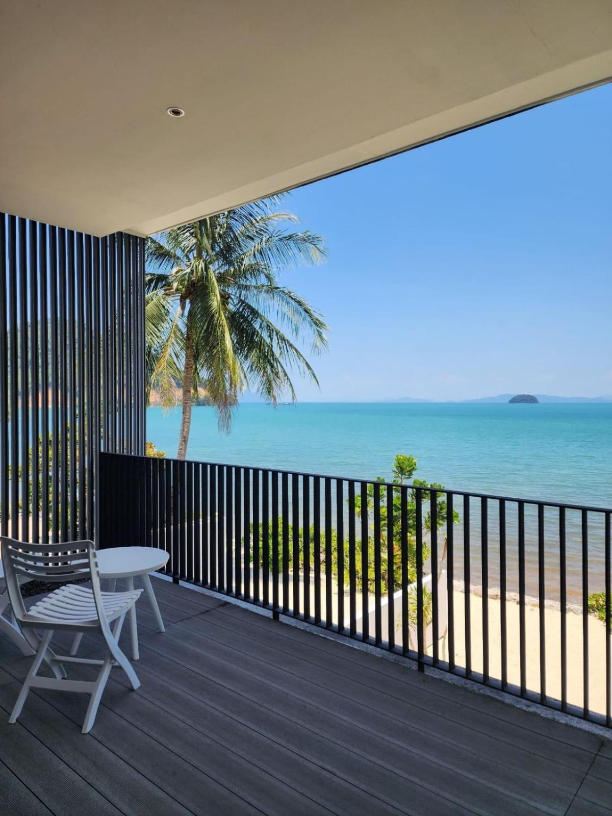 Luxury Beachfront 4 Bedroom Amana At Ta-ke A Pousada Phuket