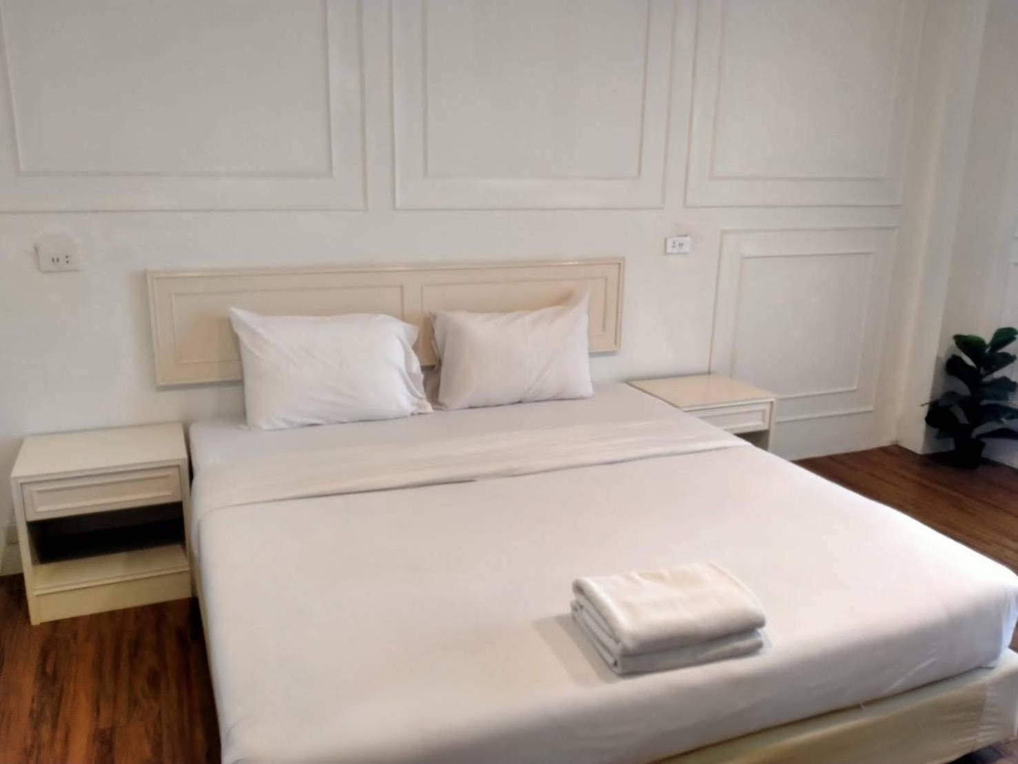 Golden Dragon Hotel 3*