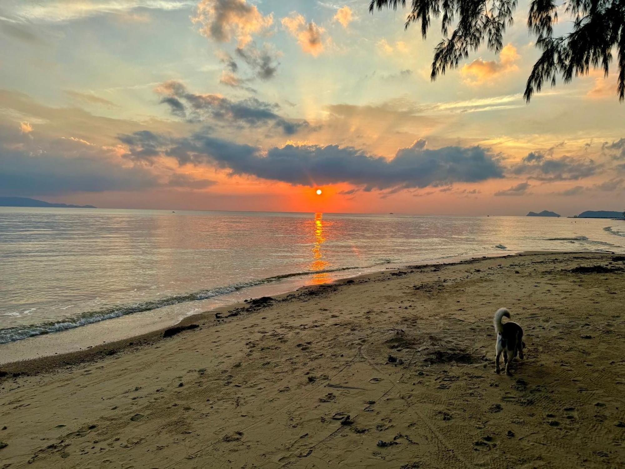 Seaesta Resort Baan Tai