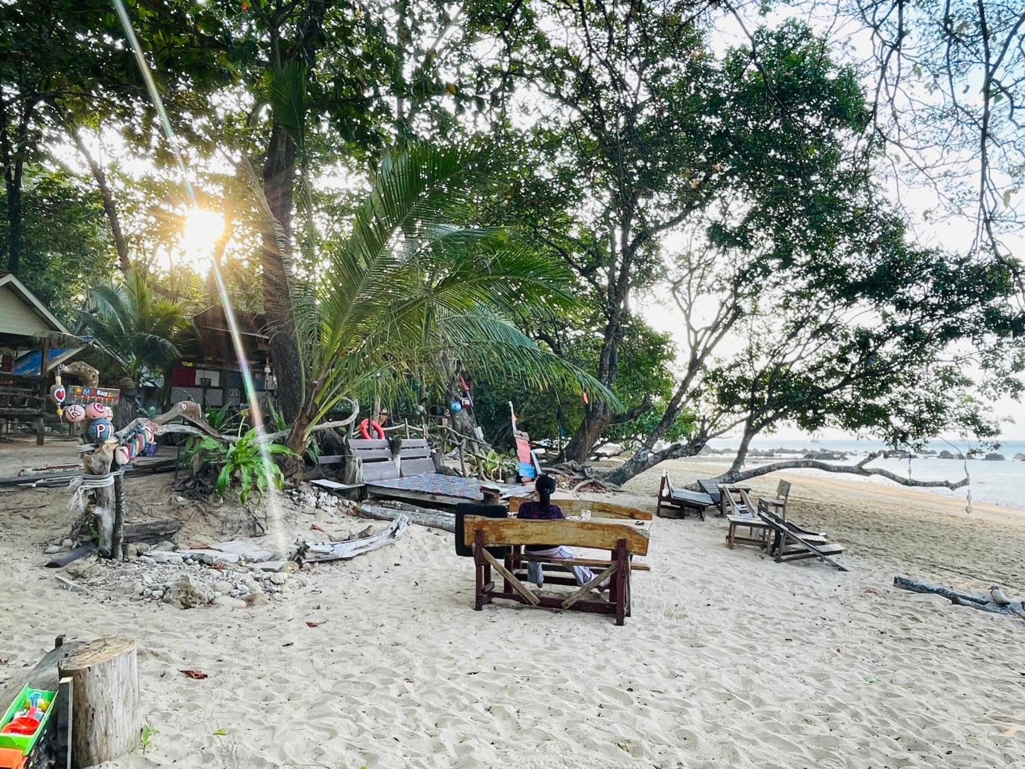 Koh Phu Valley Koh Jum
