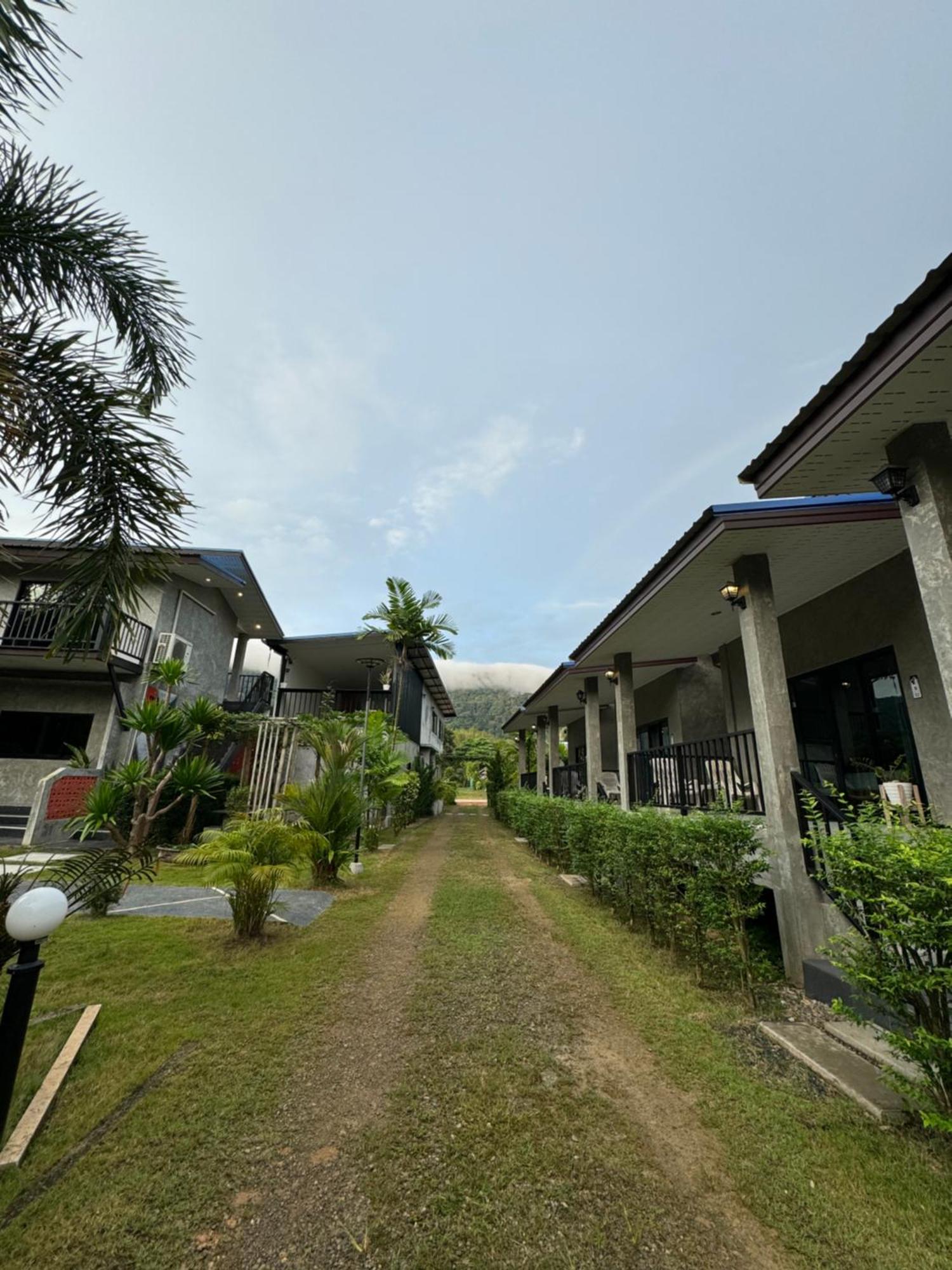 Baan Chainarong Resort