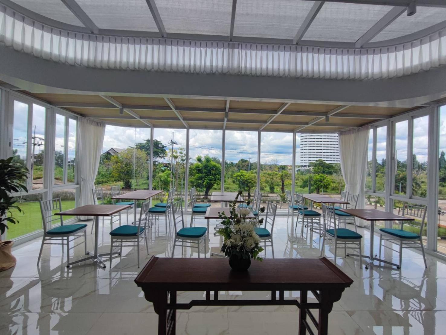 Rua Rasada Express Hotel 3*