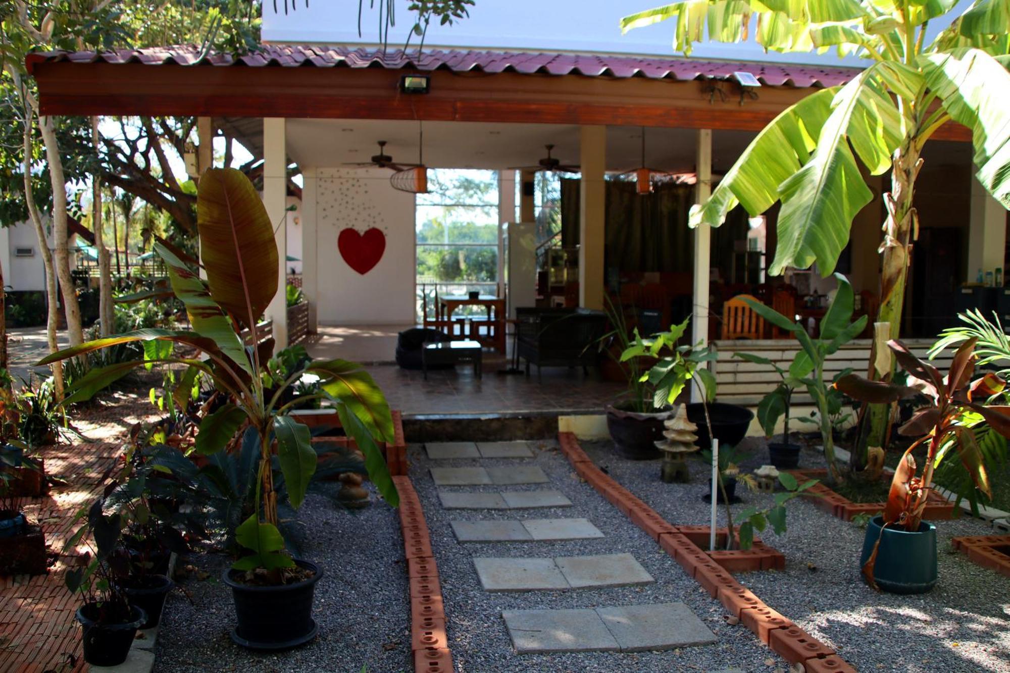 The Hillside Resort 3*
