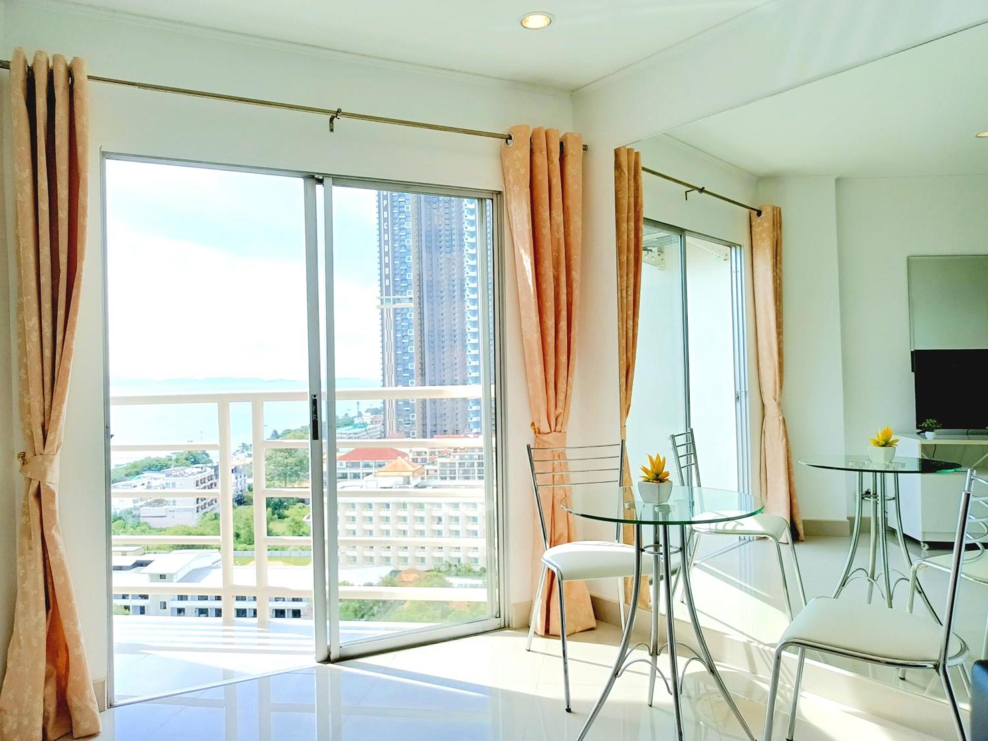 Sea View Beachfront Pattaya *