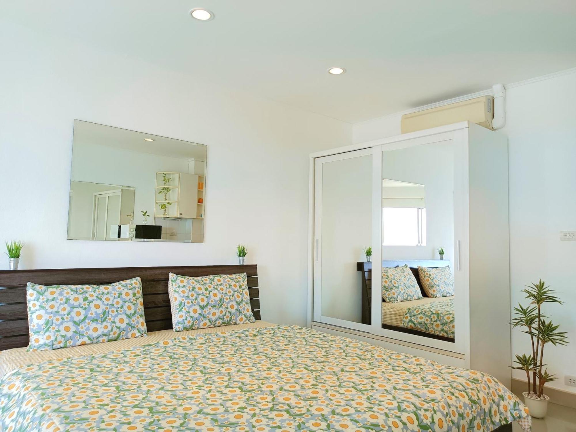 Sea View Beachfront Pattaya *