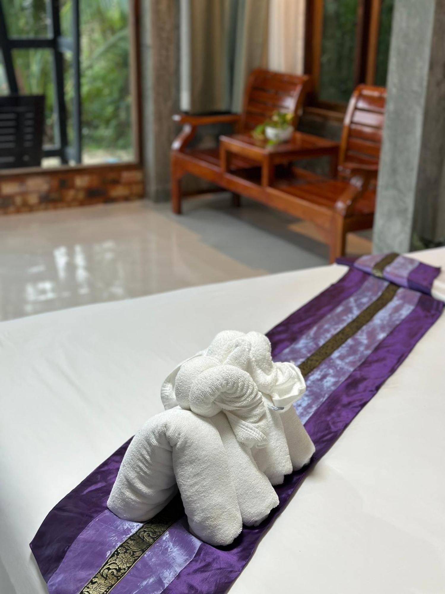 Rinna Hotel Koh Mook