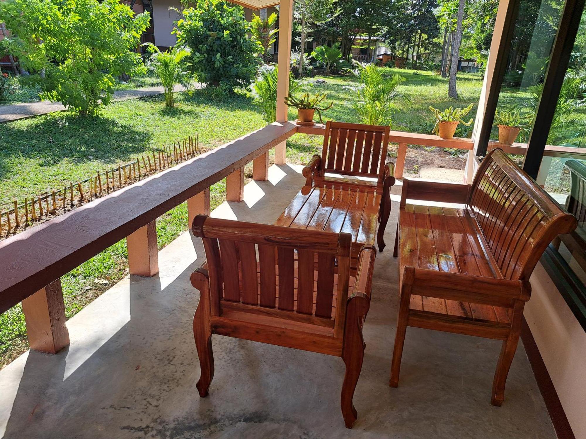 Baan Long Lodge Koh Lanta