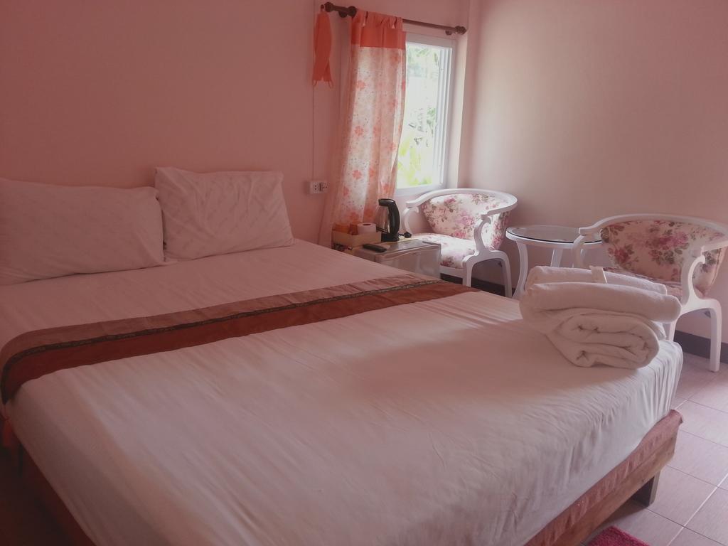 บ้านสนมณีโฮมสเตย์ Bansonmanee Holiday park