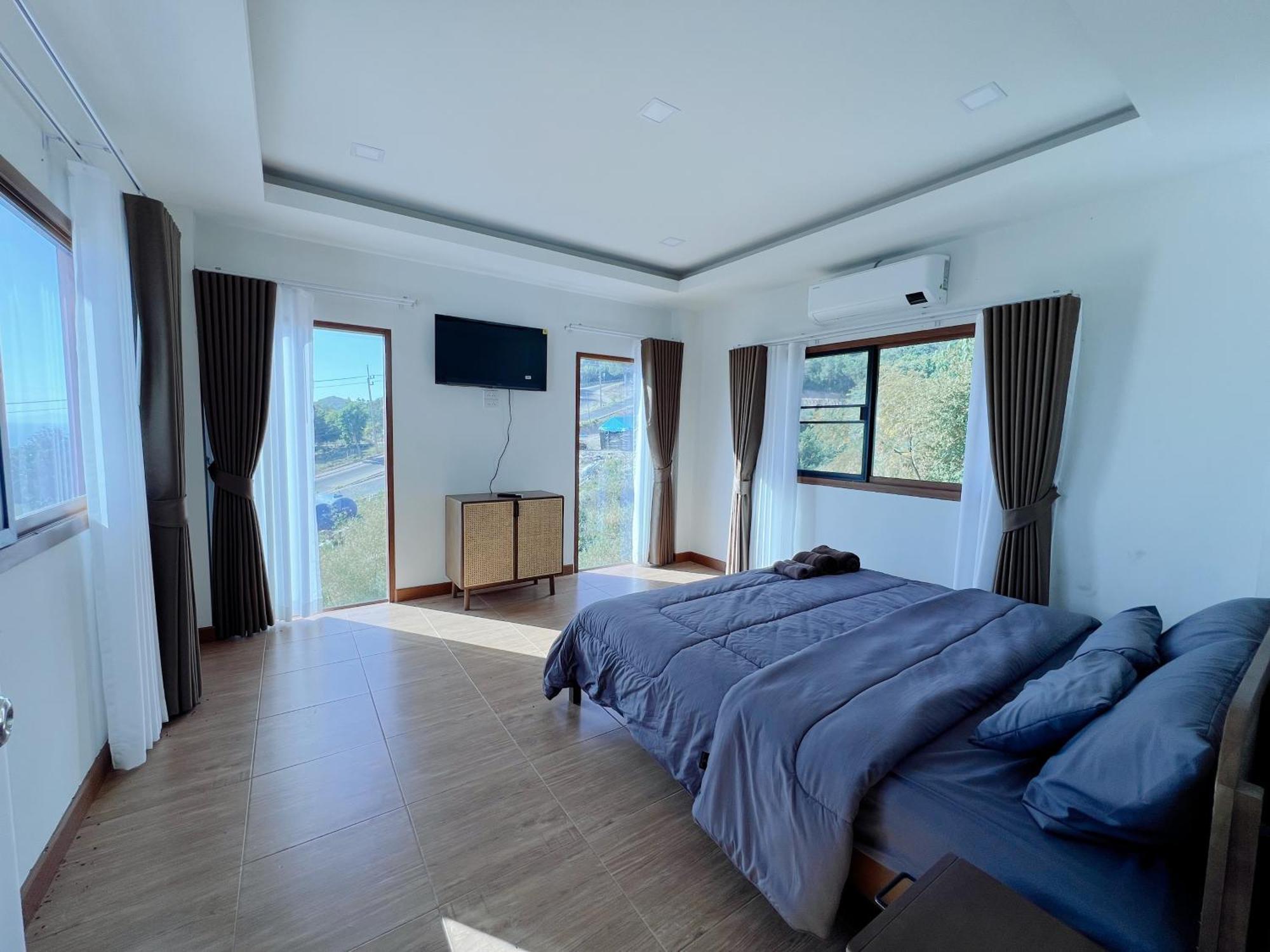 Deep Mountain View Villa
