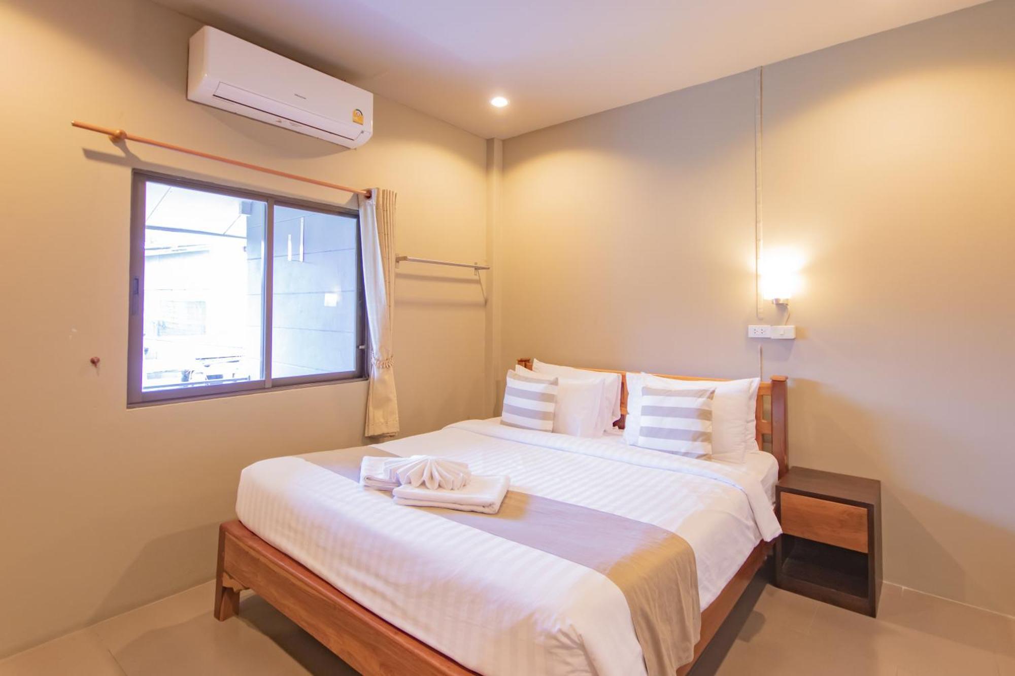 Guest house Baan Tah On The Sea Bang Sare