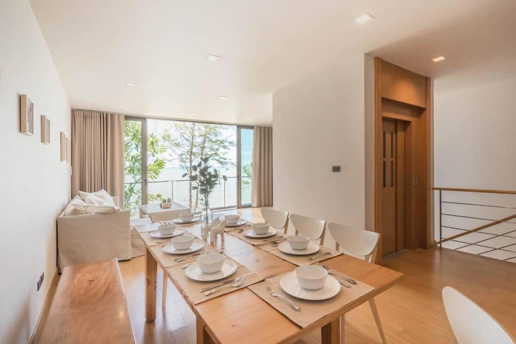 Marbella Beachfront Pattaya 3br Villa *