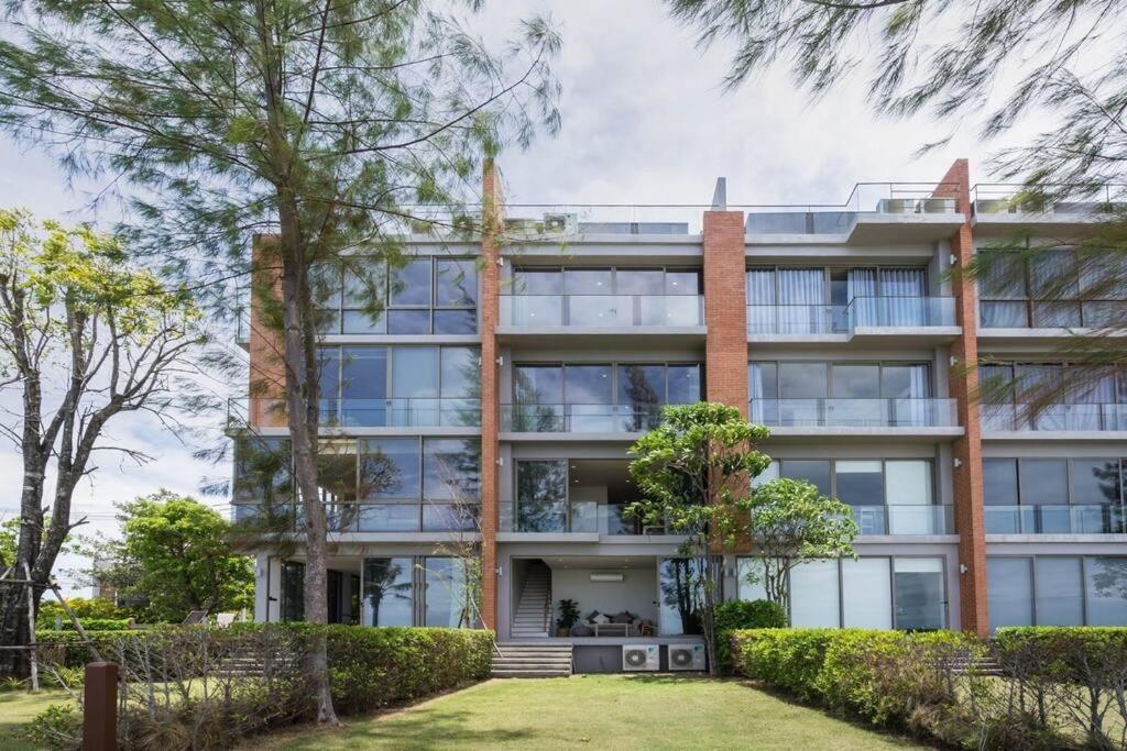 Marbella Beachfront Pattaya 3br Villa