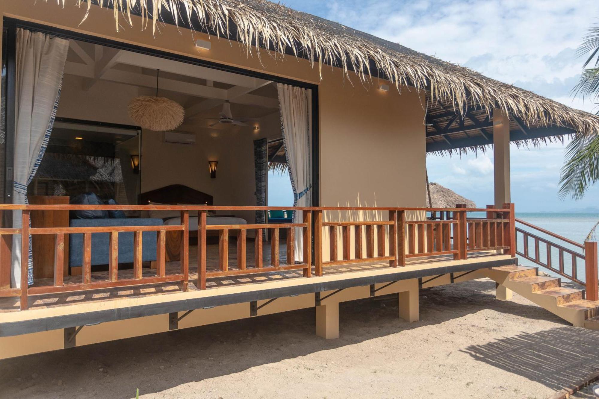 Absolute Beachfront Resort 4*