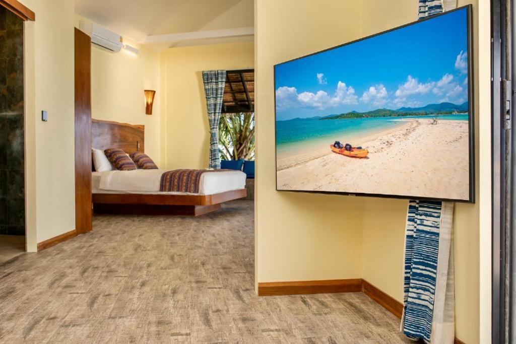 Absolute Beachfront Baan Tai