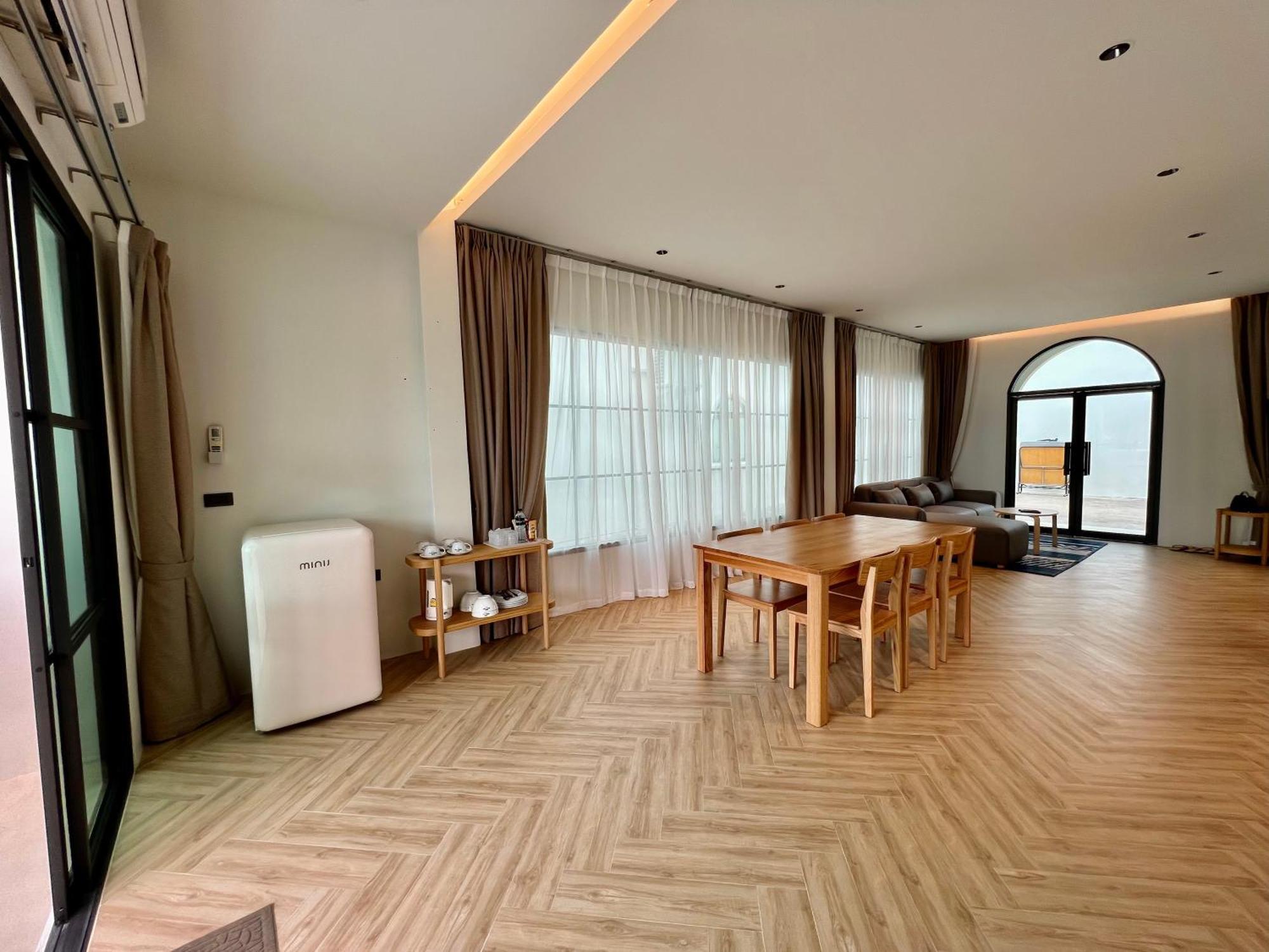 Baan Tah On The Sea Guest house Bang Sare