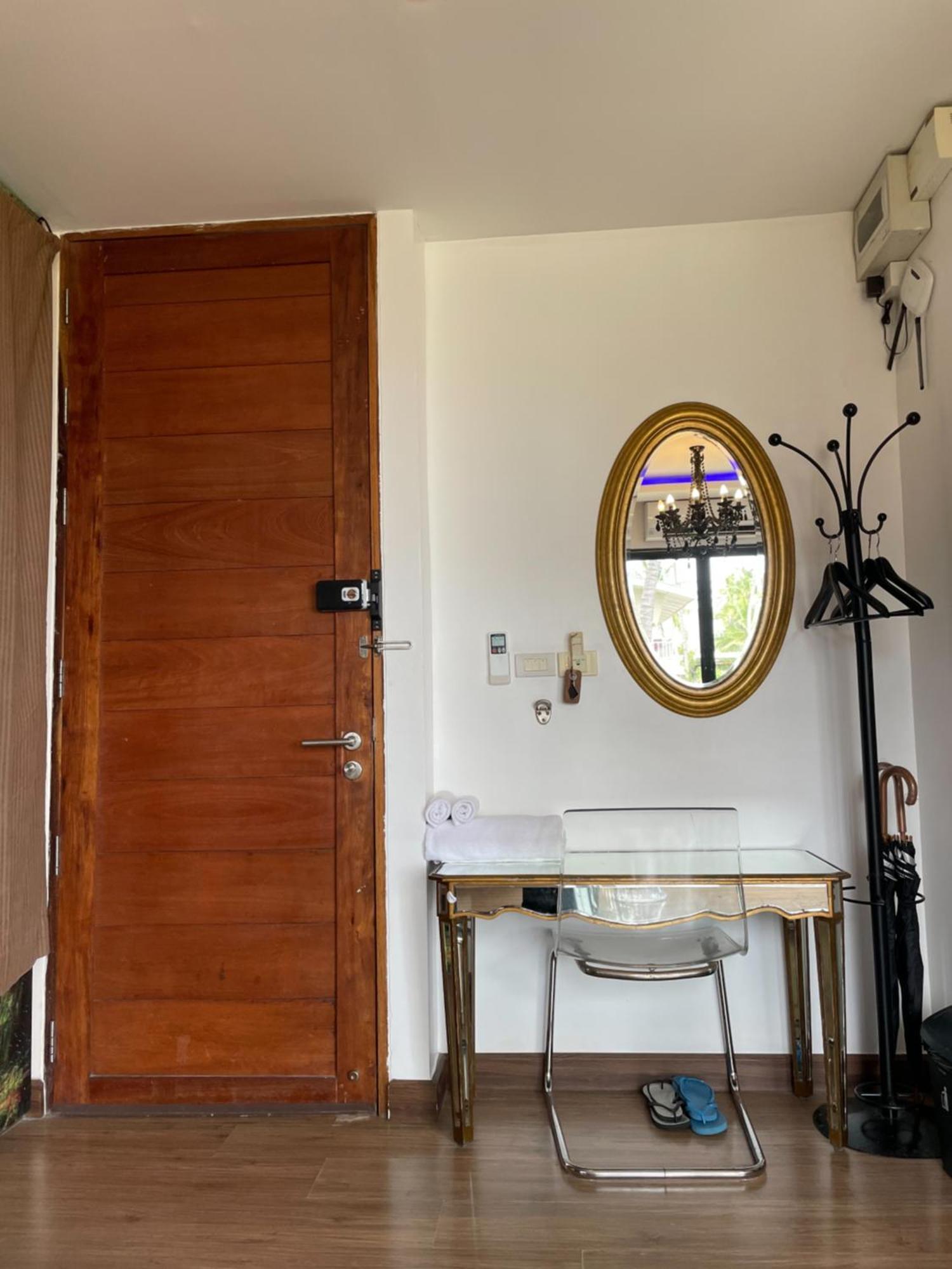 Gallery Boutique Resort HHQ