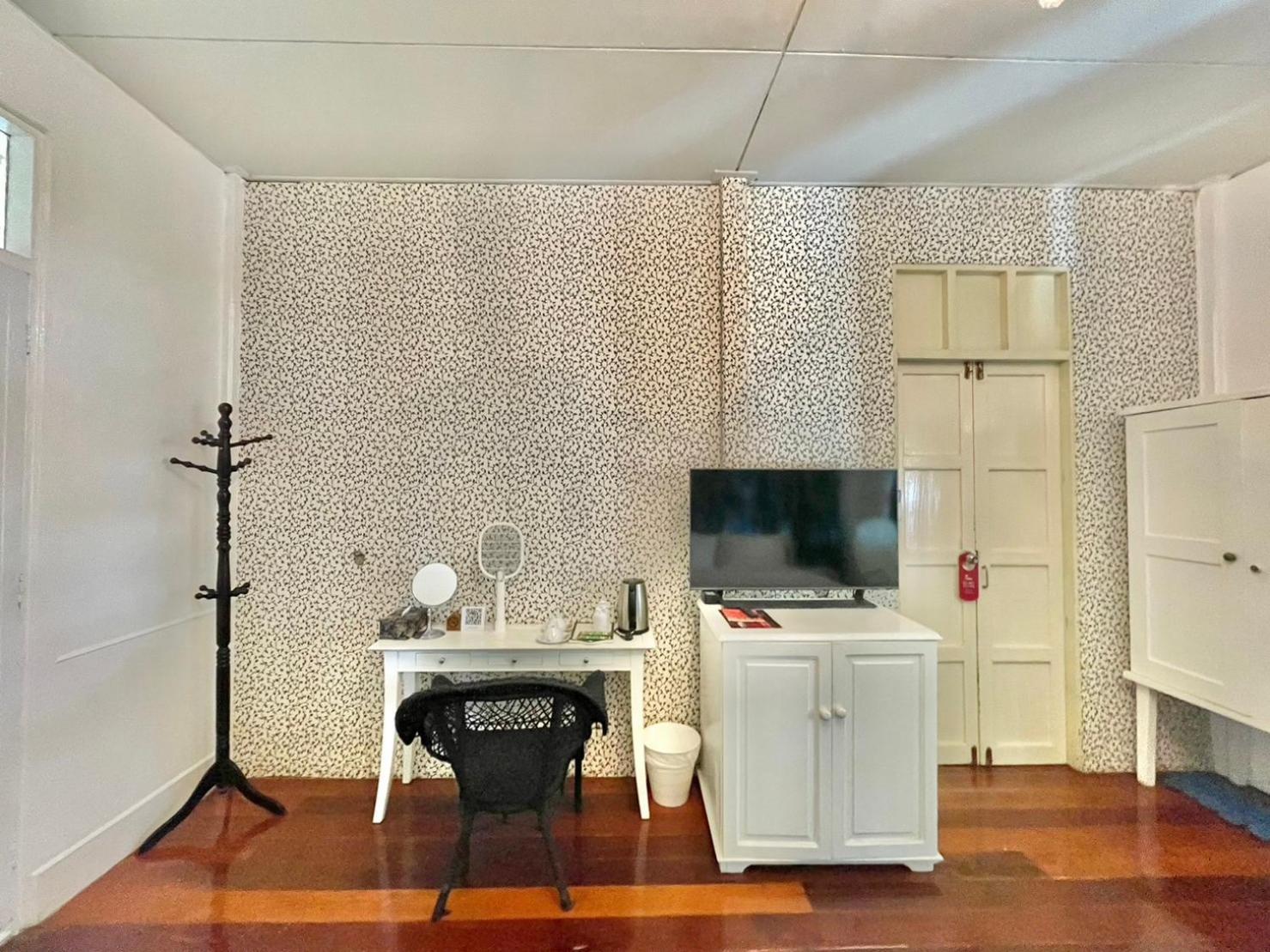 Gallery Boutique HHQ