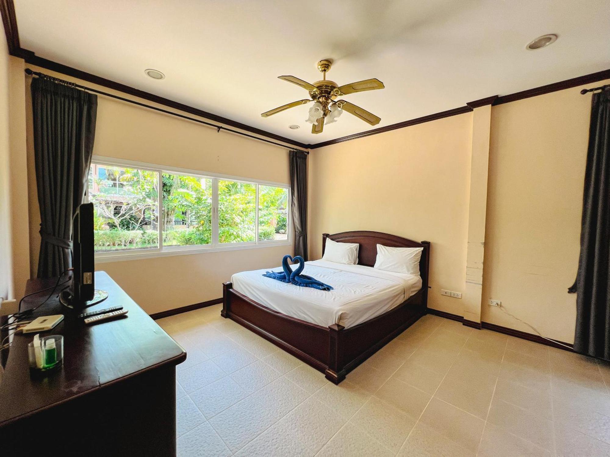 Baan Faa Talaychan Resort Chao Lao Beach