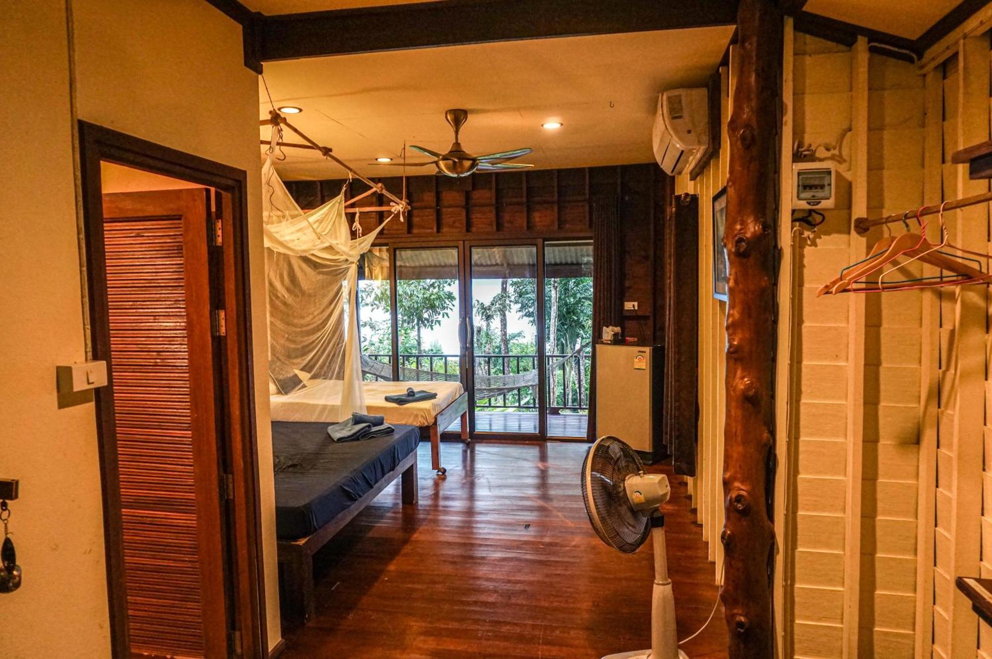 Tha Khao Bay View Resort 2*
