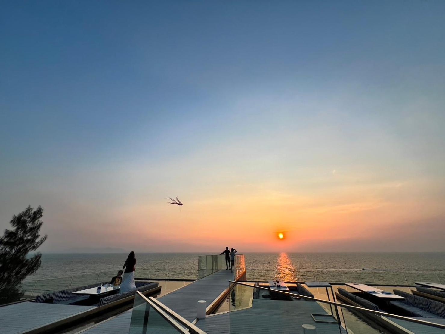 Veranda Sea View By Thita *