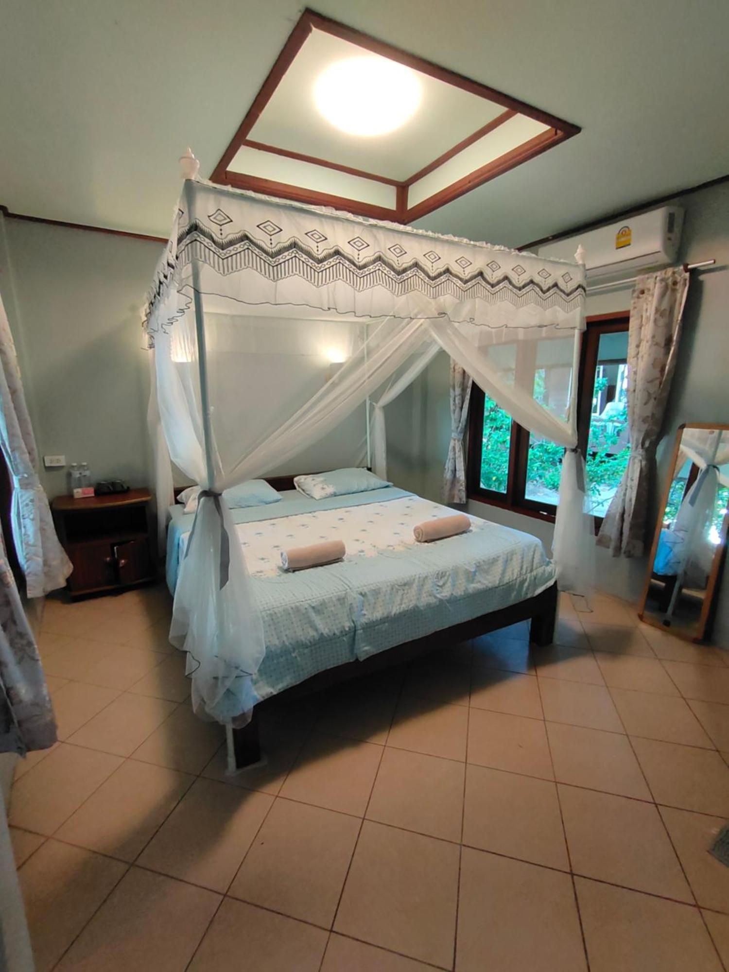 Resort Phayam Coconut Koh Phayam