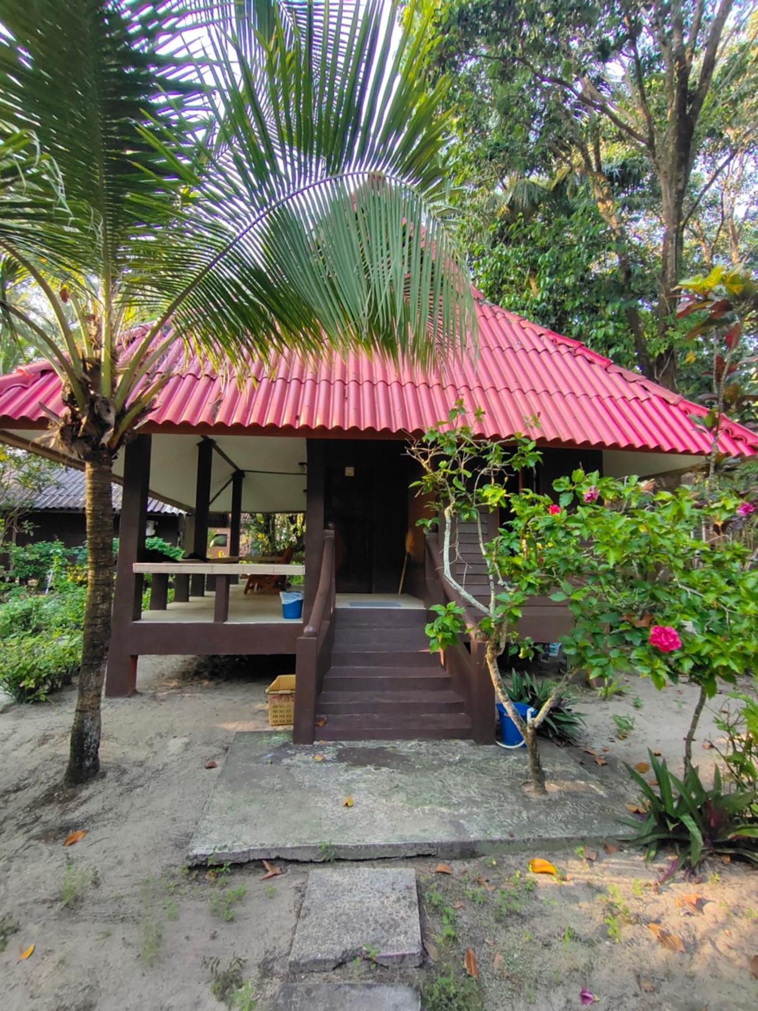 Resort Phayam Coconut