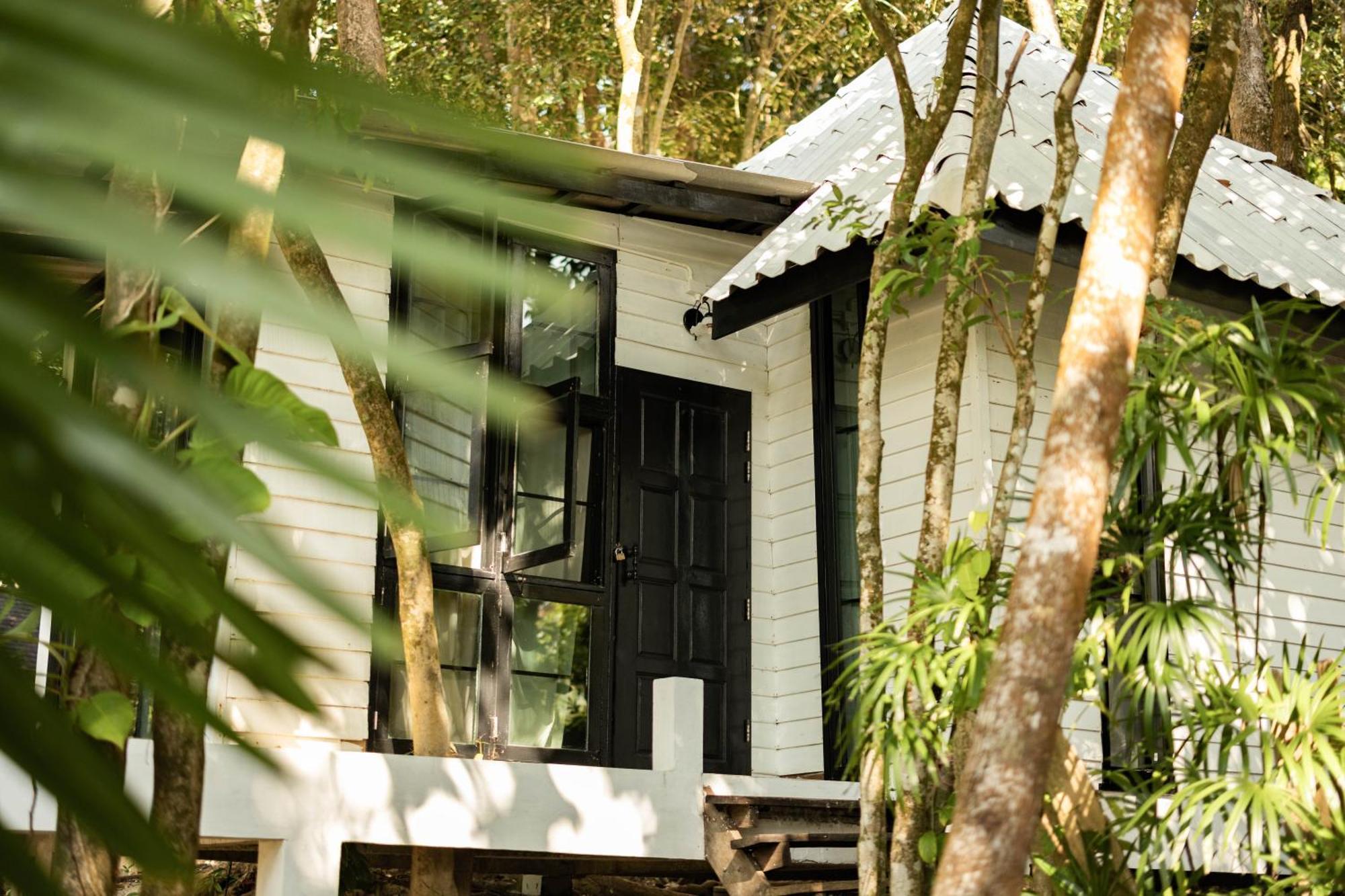 Barefoot Project Formerly Baan Klong Kleng 2* Koh Phayam