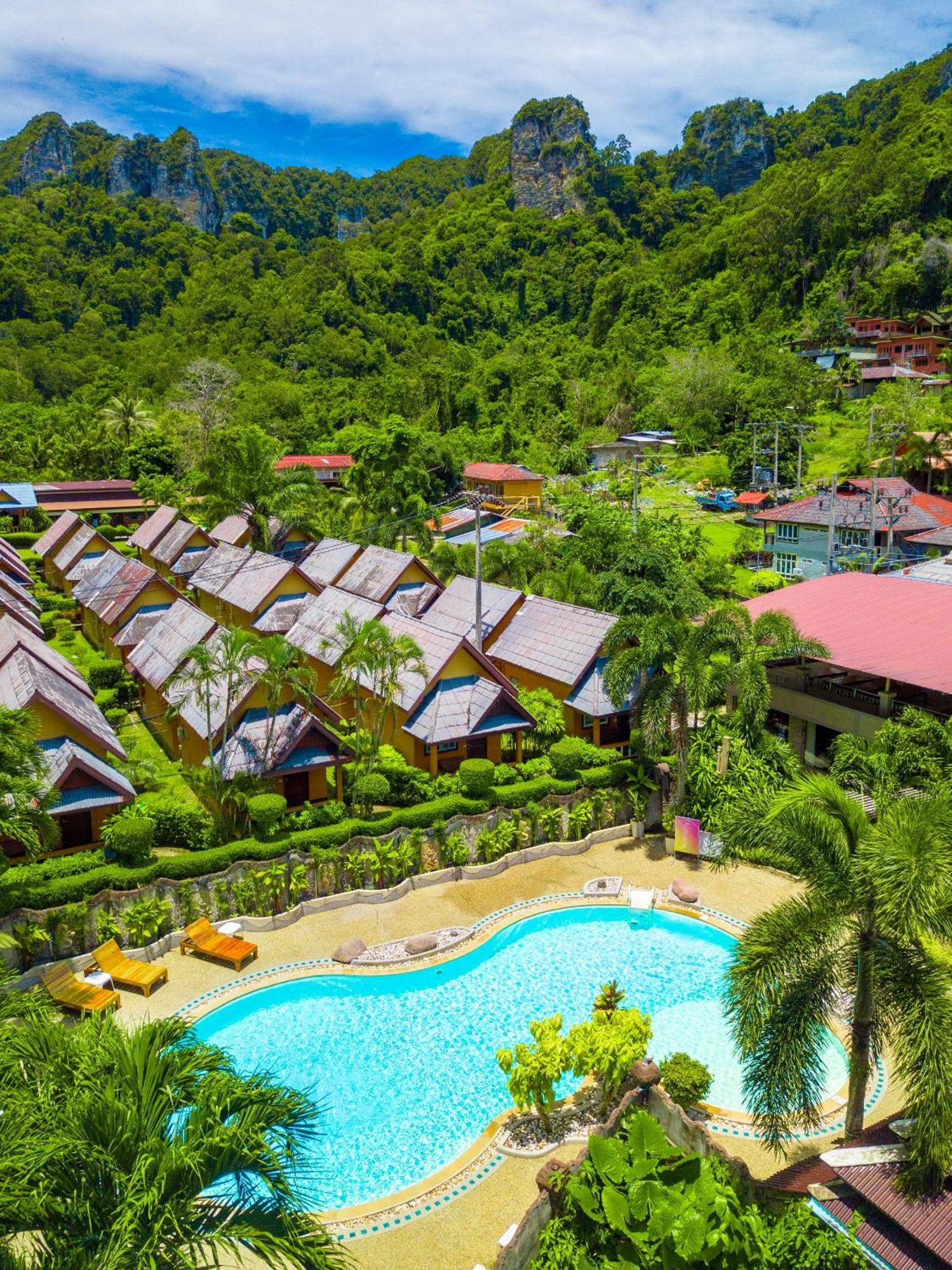Diamond Cave Resort 3*