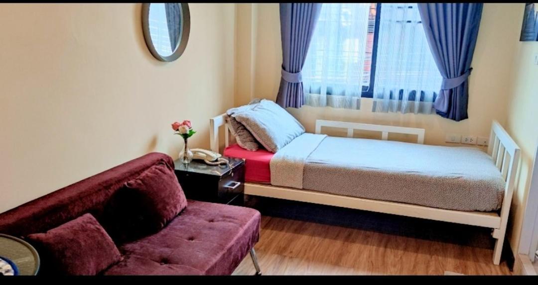 The Cube Sathorn Boutique Hotel: Modern Near Bts Surasak Acomodação com café da manhã  2*