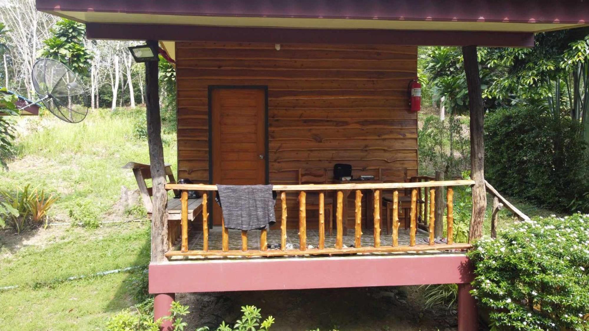 Baan Panseng Ko Kut