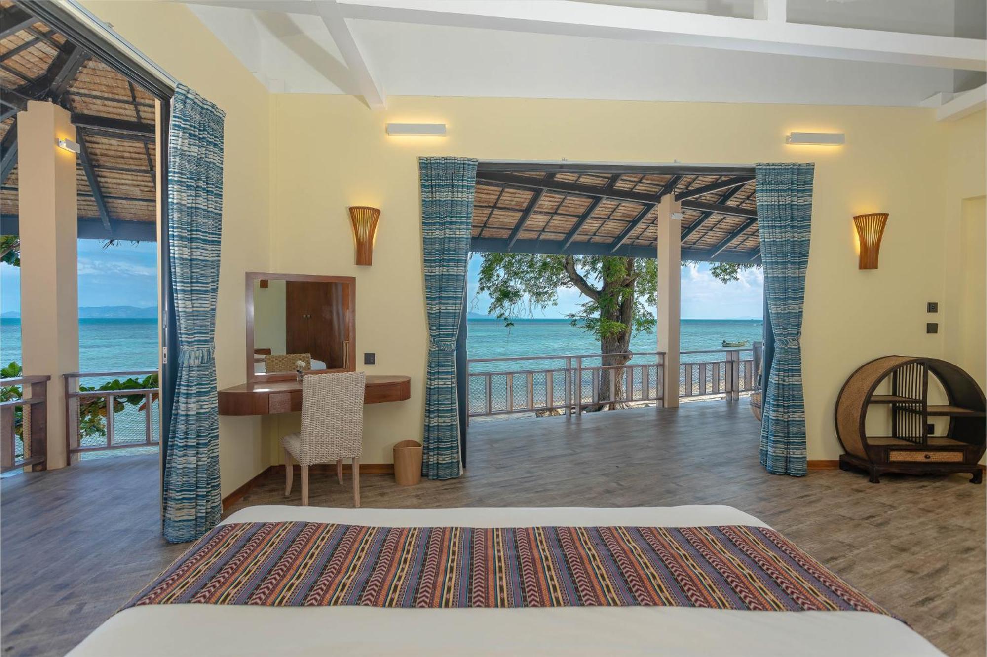 Absolute Beachfront Baan Tai