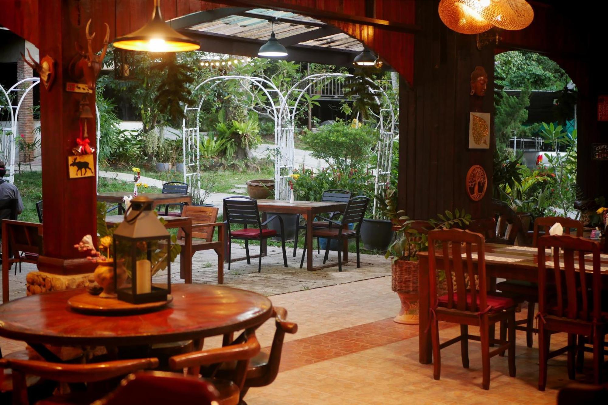 Guest house Big Elk Steak House - Trat