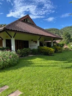 Maekok River Village Holiday park 4*