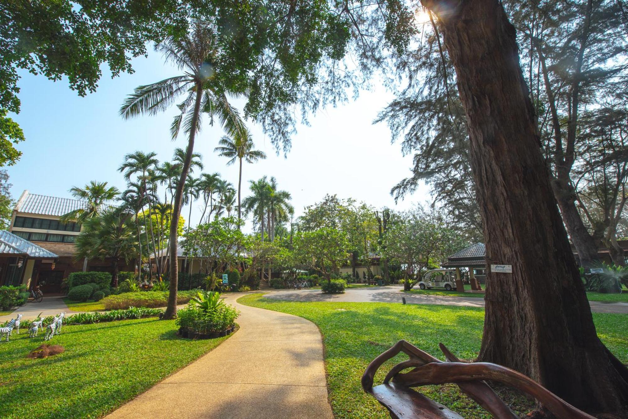 Raya Front - The In Resort