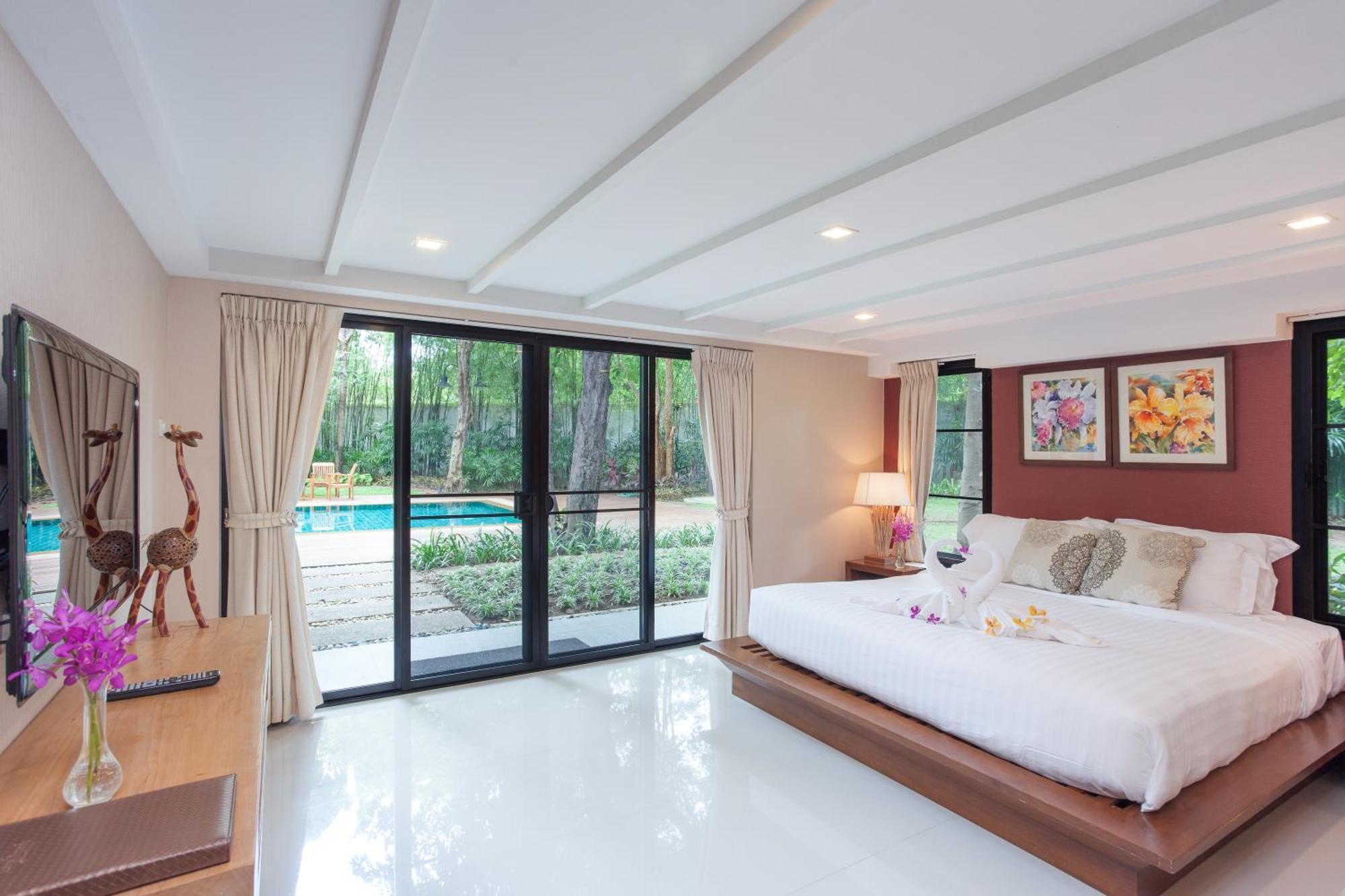 Raya Front - The In Resort