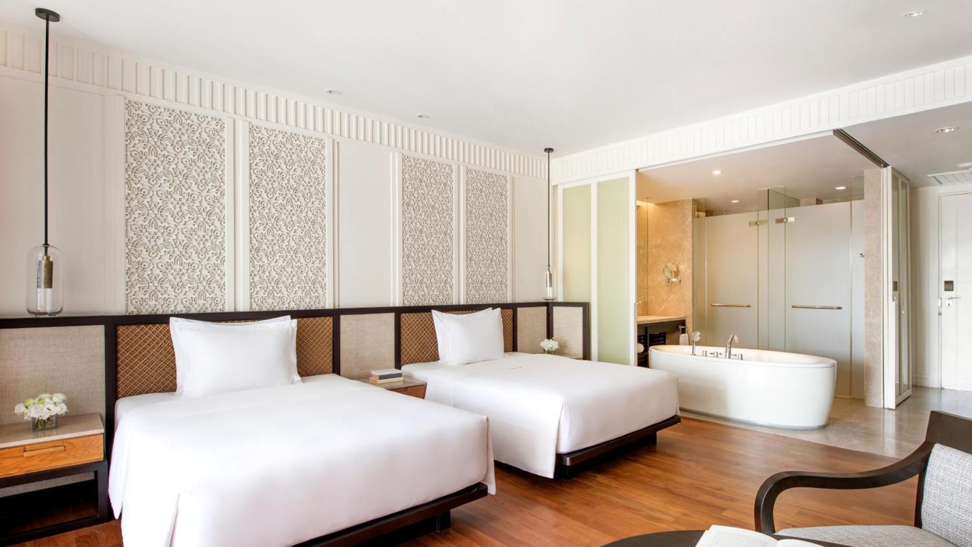 Intercontinental By Ihg 5* HHQ