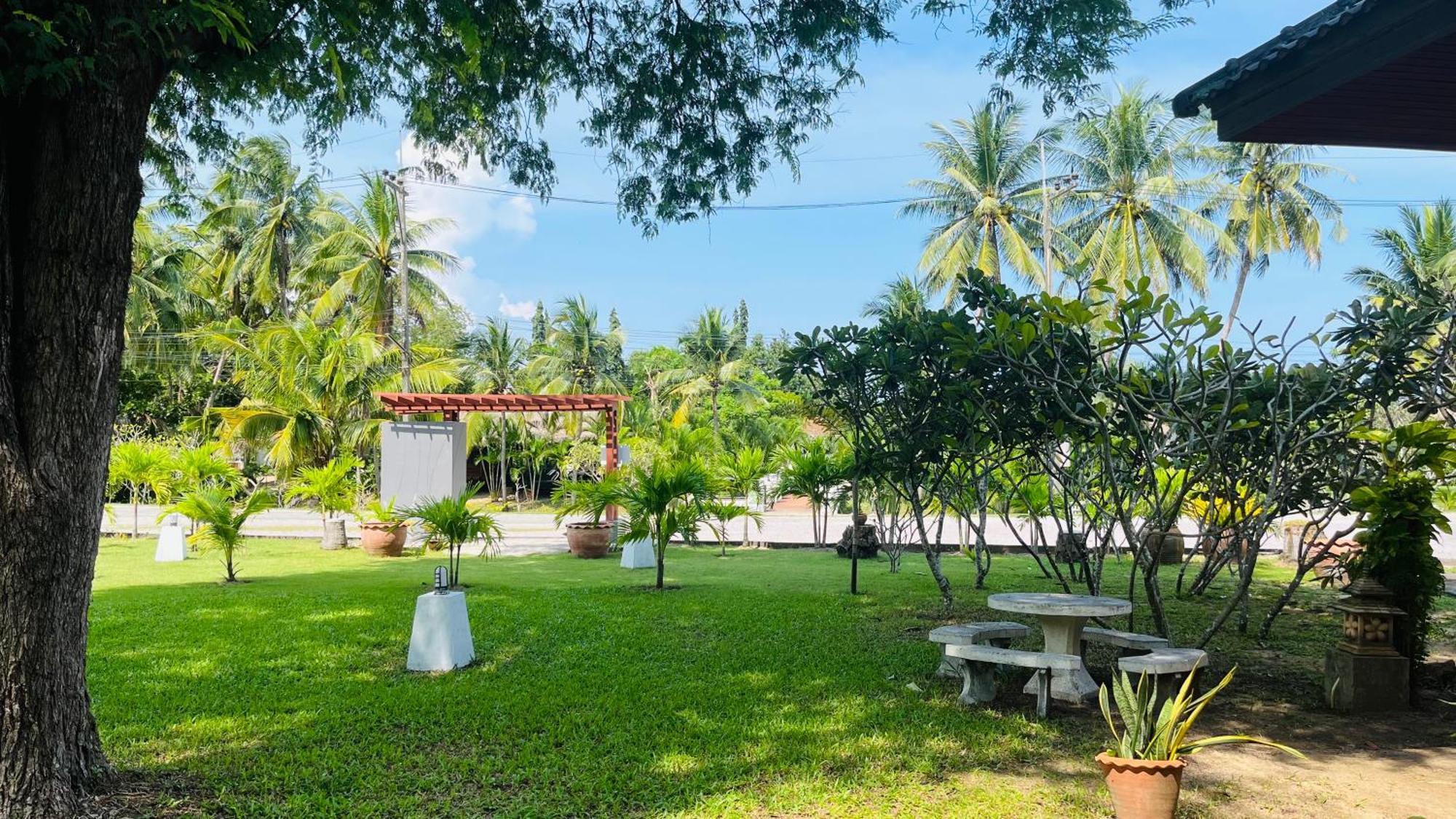 Suan Resort Ban Krut (Prachuap Khiri Khan)