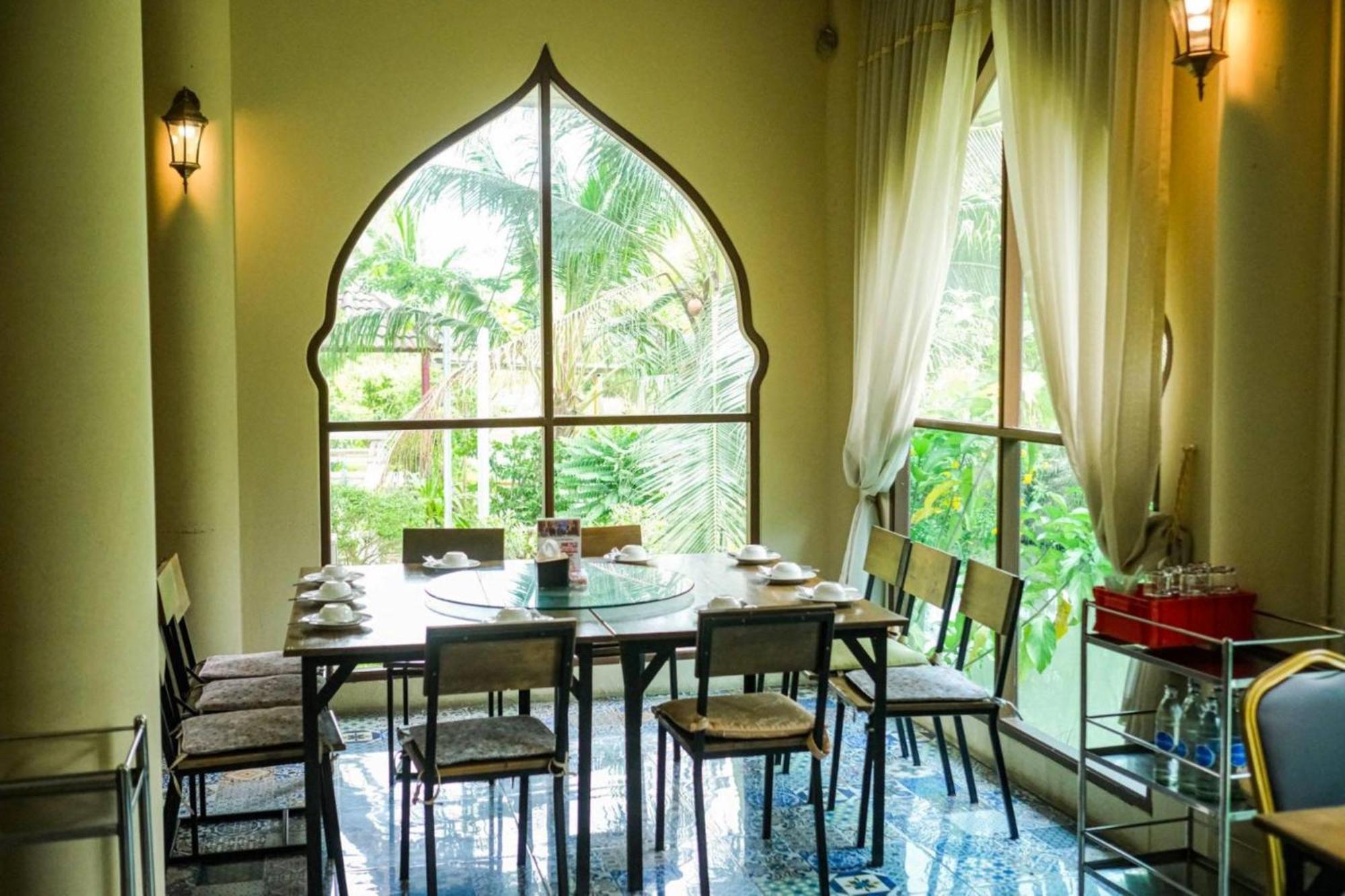 Hotel Busaya & Cuisine