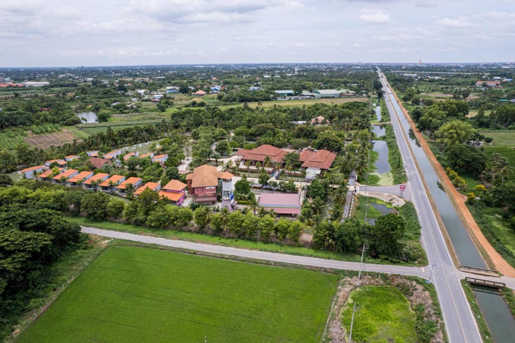 Hotel Busaya & Cuisine Nakhon Pathom