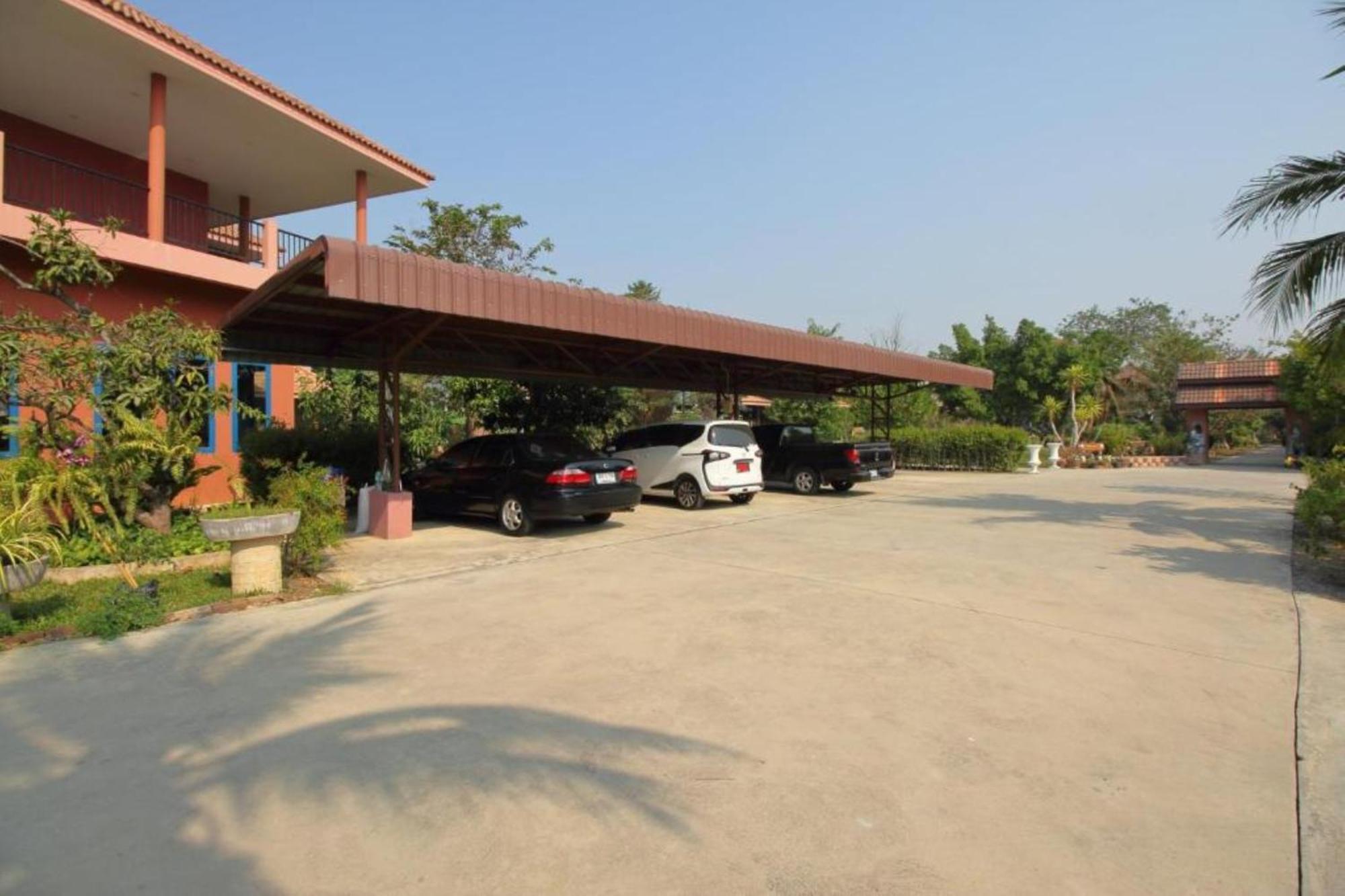 Hotel Busaya & Cuisine 2*