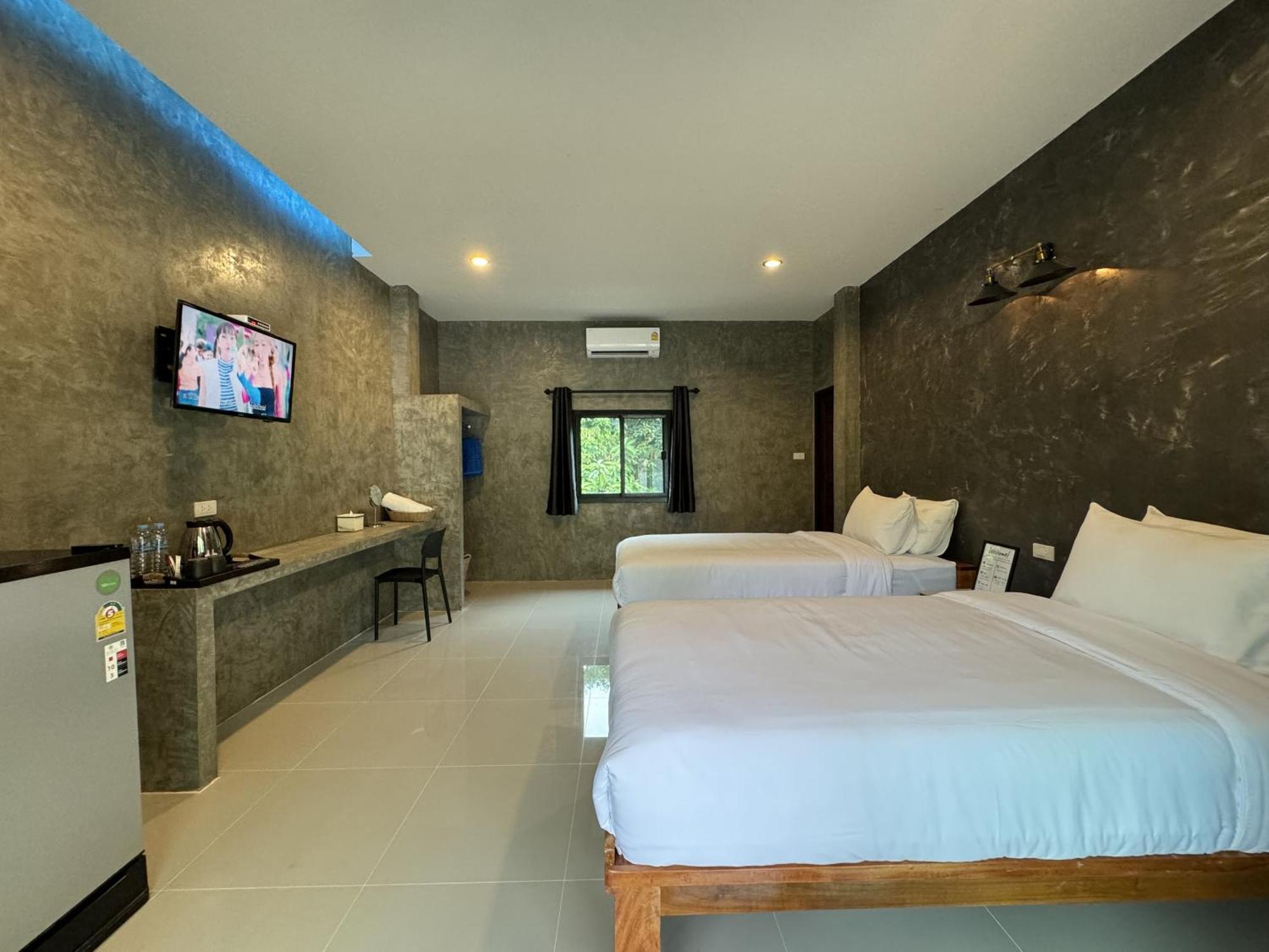 Baan Chainarong Resort