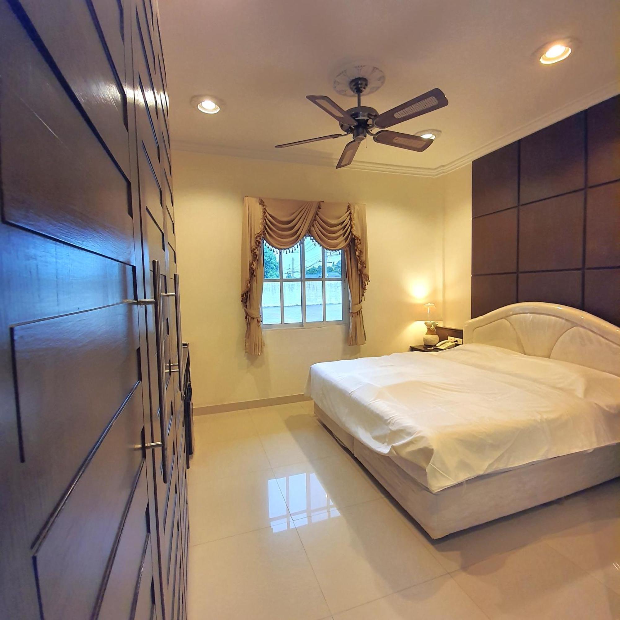 Serene Sands Bang Lamung