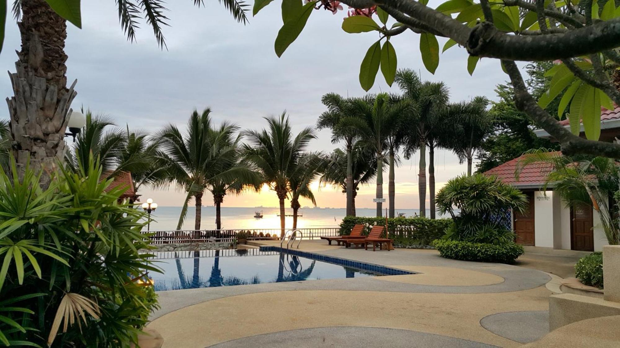 Hotel Serene Sands Bang Lamung