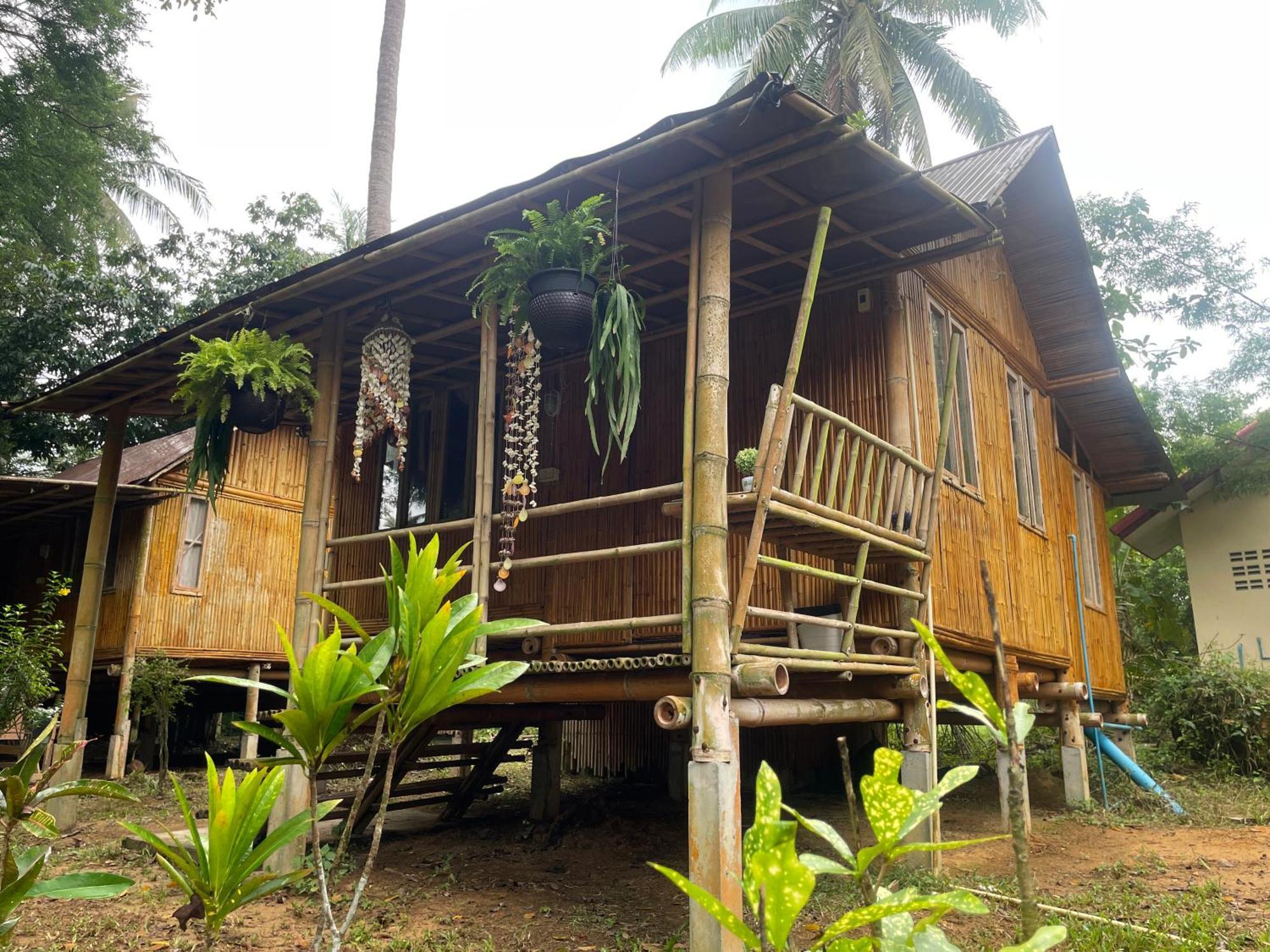 Lodge Coffee And Koh Phayam
