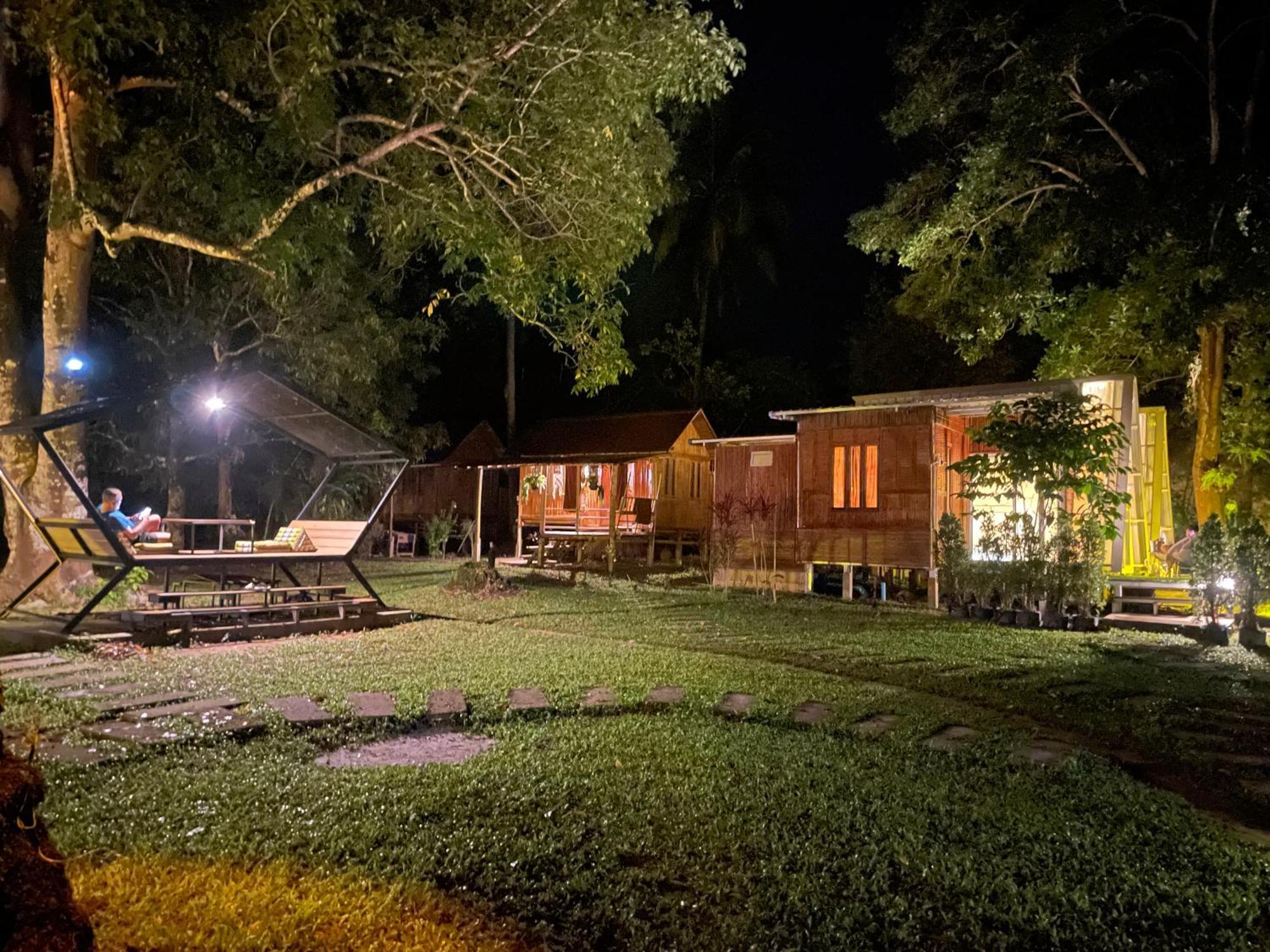 Lodge Coffee And Koh Phayam