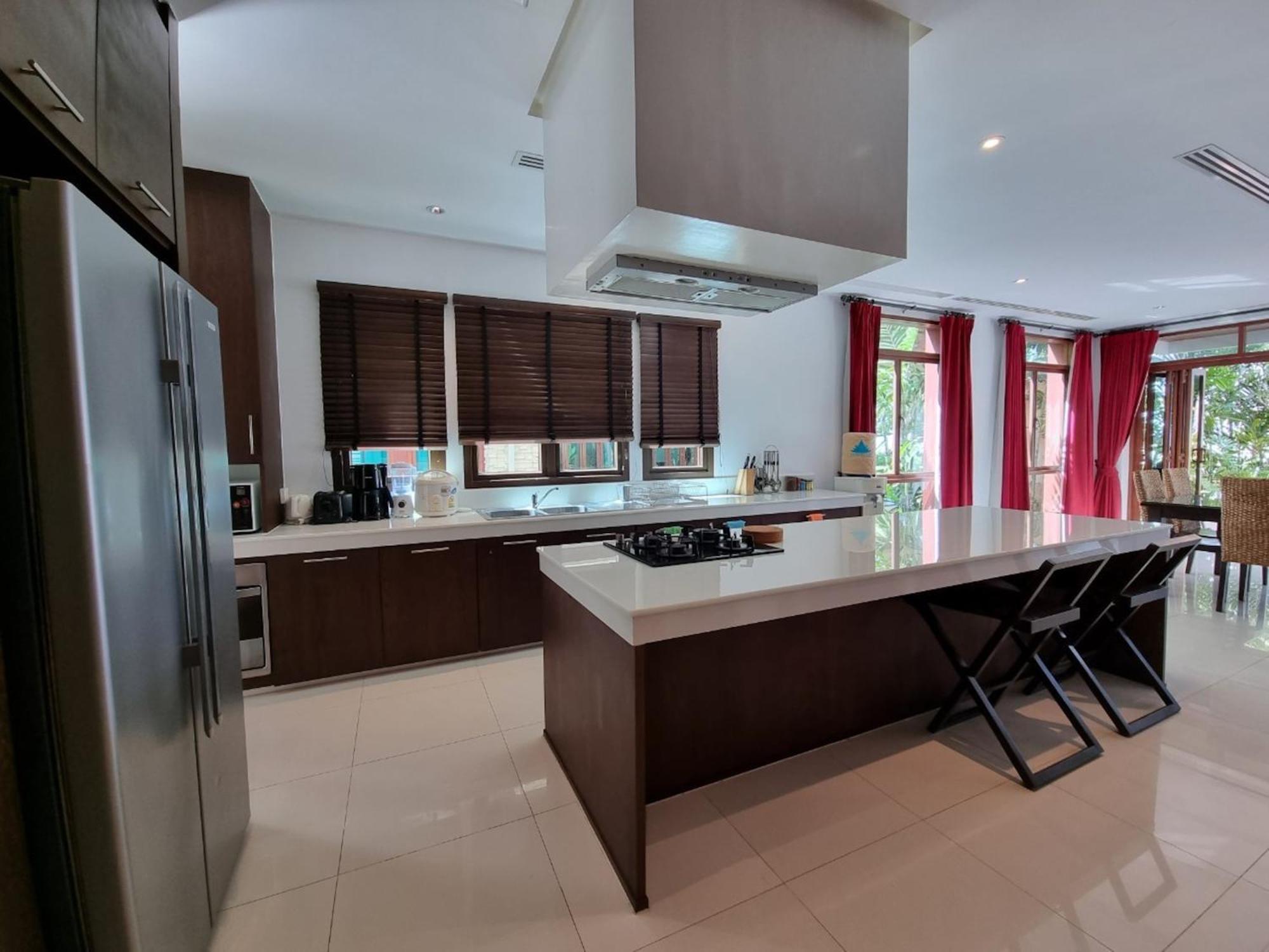 Amatapura Beachfront 15, Sha Certified Villa *