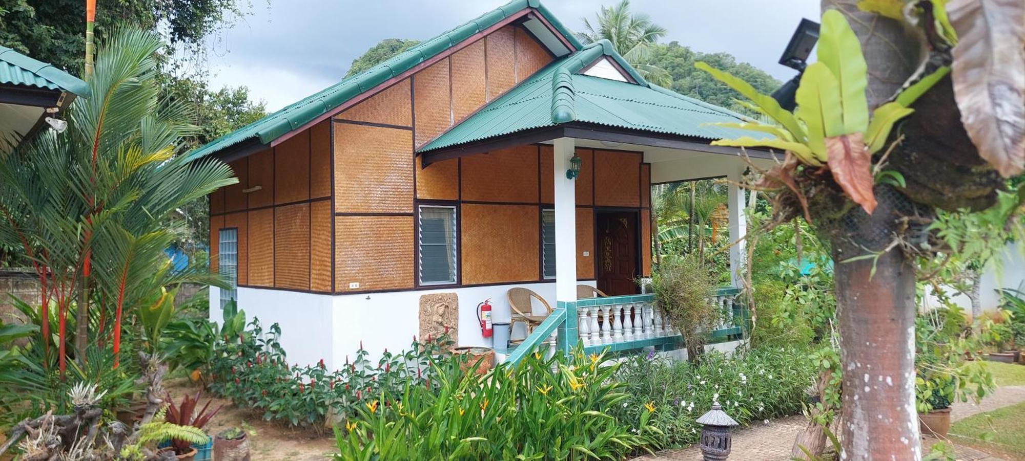 Jungle Village Resort 3*