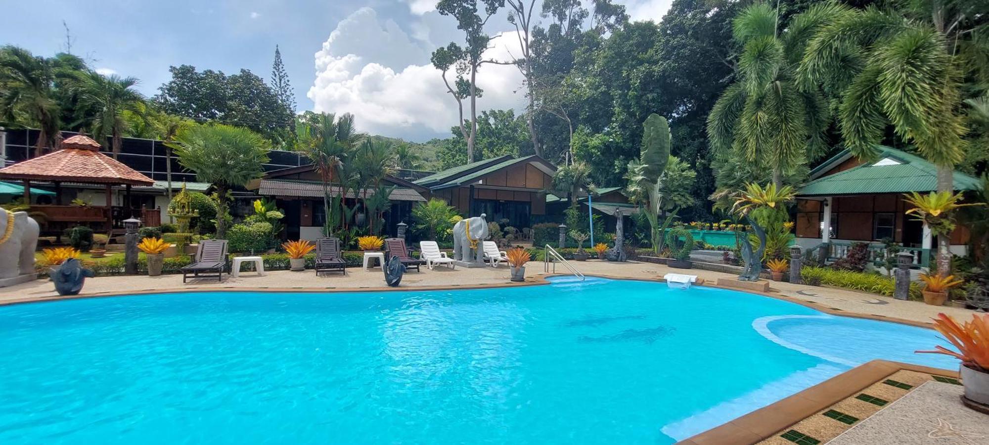 Jungle Village Resort 3*