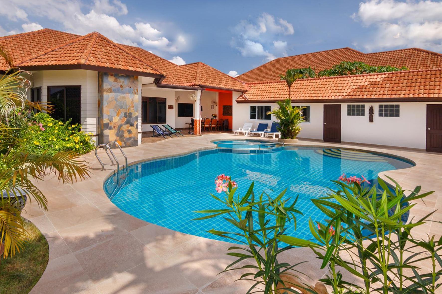 Pattaya Hill Close To Walking St And *