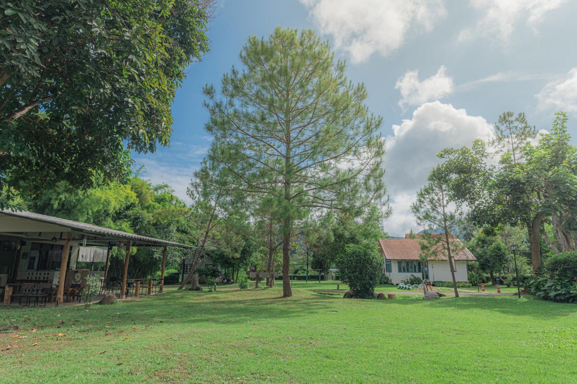 Flora Resort Pai